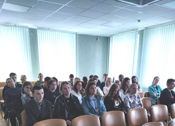Нотариус организовала профориентационную  встречу со старшеклассниками