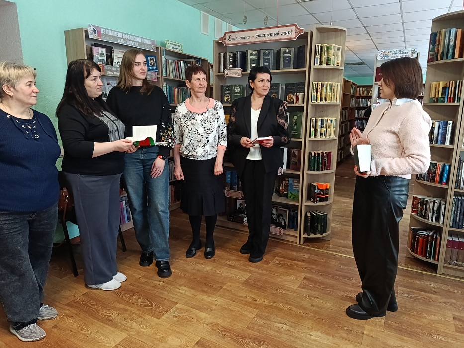 Правовое просвещение к главному празднику страны: нотариусы Могилевской области провели консультации в библиотеках