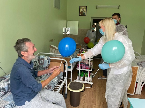 С заботой о старшем поколении