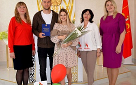 В Толочине поздравили родителей новорожденного белоруса