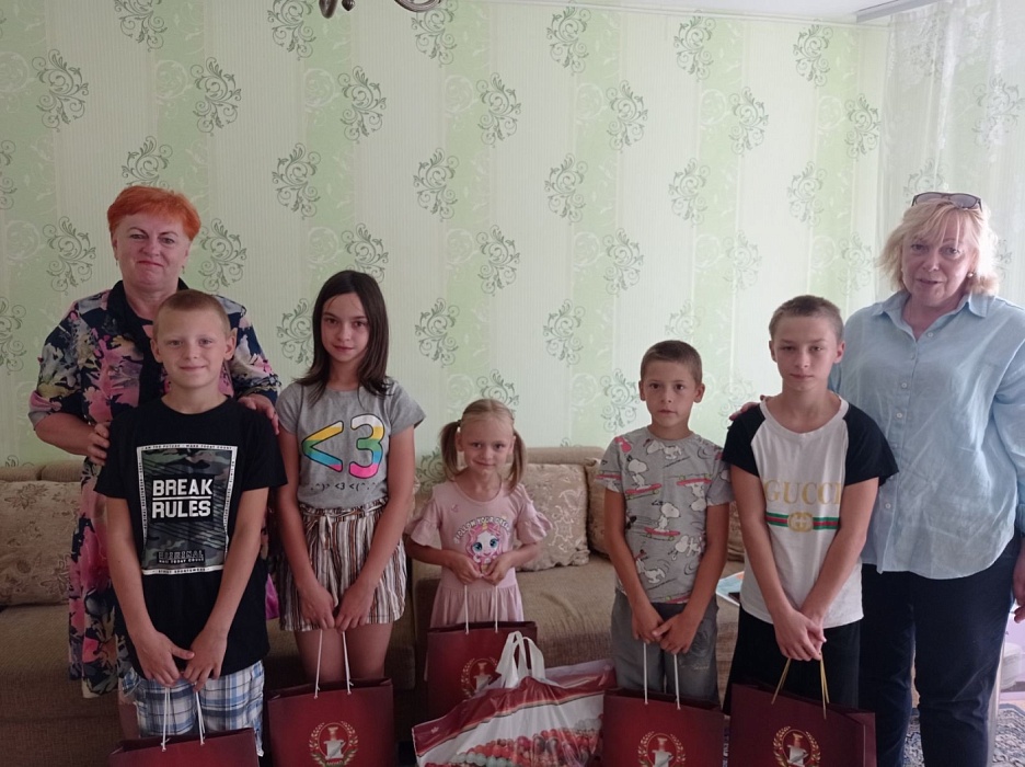 С сердечным визитом представители Могилевской областной нотариальной палаты посетили дом семейного типа в Шкловском районе
