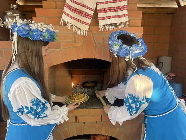 Пра смак Радзімы: як дзяўчаты з Гомельскай натарыяльнай акругі падтрымалі беларускае!