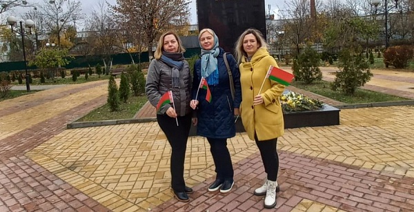 «В дни октября»...