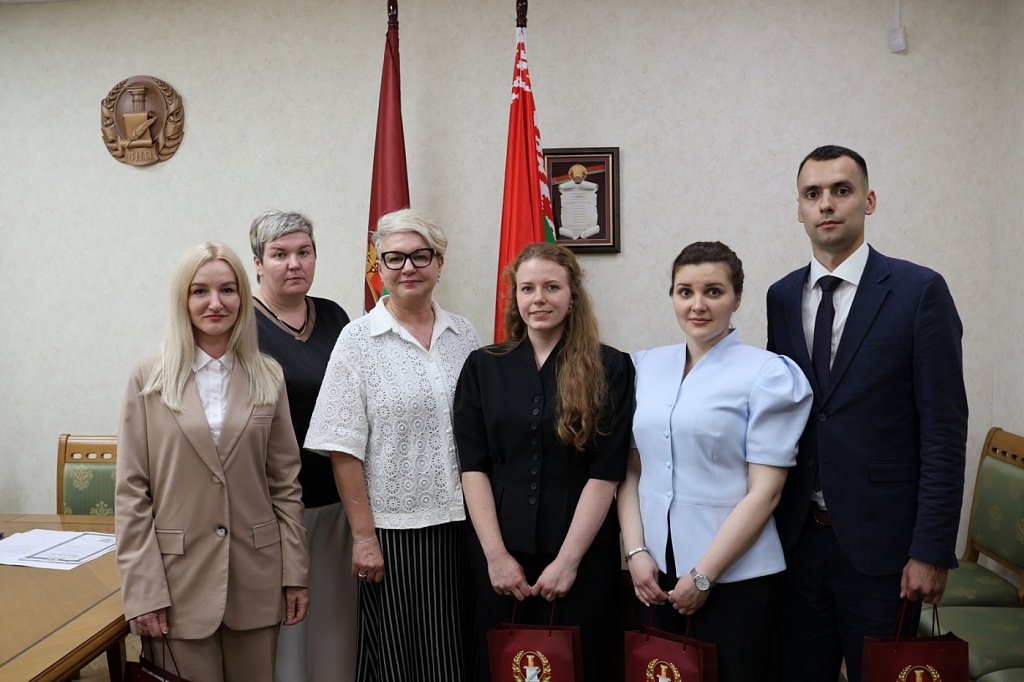 Единогласно