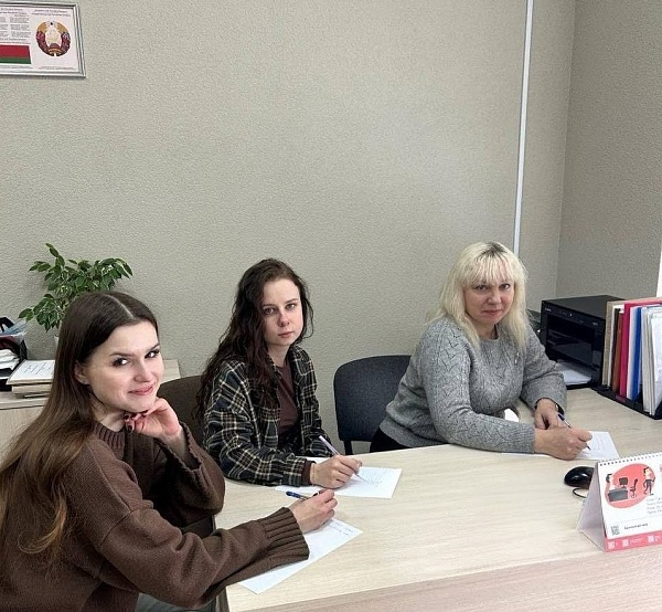 «Беларускія жанчыны»: представители Могилевского нотариального округа присоединились к общереспубликанскому диктанту