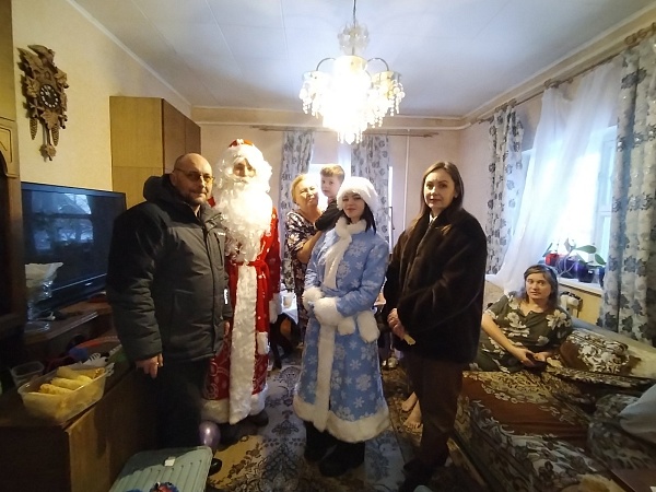 Новогодняя акция "Наши дети": Забота и подарки в преддверии праздников