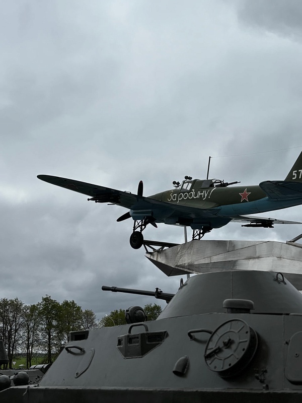 Армии Советской, Армии-освободительнице — слава!