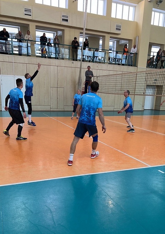 Столичные нотариусы показали свои спортивные навыки на I-ом турнире по волейболу