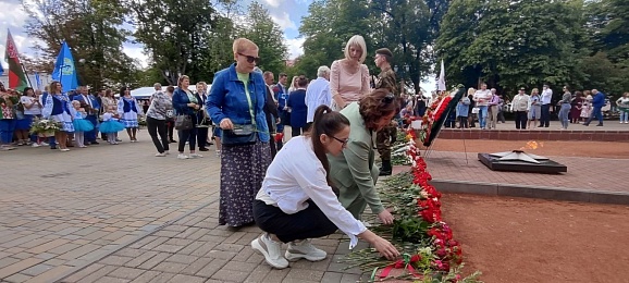 Праздничные шествия, митинги, концерты, возложение цветов: как в Витебском нотариальном округе отпраздновали День Независимости Республики Беларусь