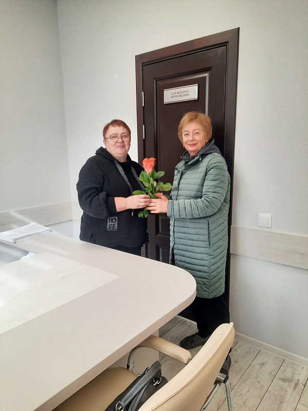 В нотариальных конторах чествуют граждан старшего поколения