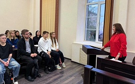 Встреча со студентами факультета экономики и права ко Дню юриста