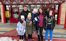 Кто возьмет билетов пачку, тот получит…