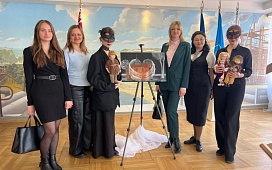 Выставка картин особенных художников 