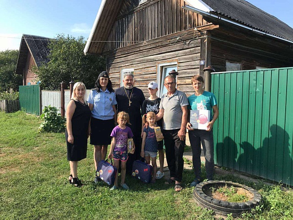 Благотворительная акция ко Дню знаний "Соберем ребенка в школу"
