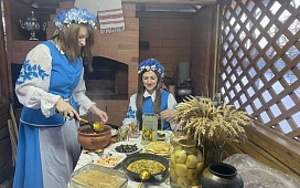Пра смак Радзімы: як дзяўчаты з Гомельскай натарыяльнай акругі падтрымалі беларускае!