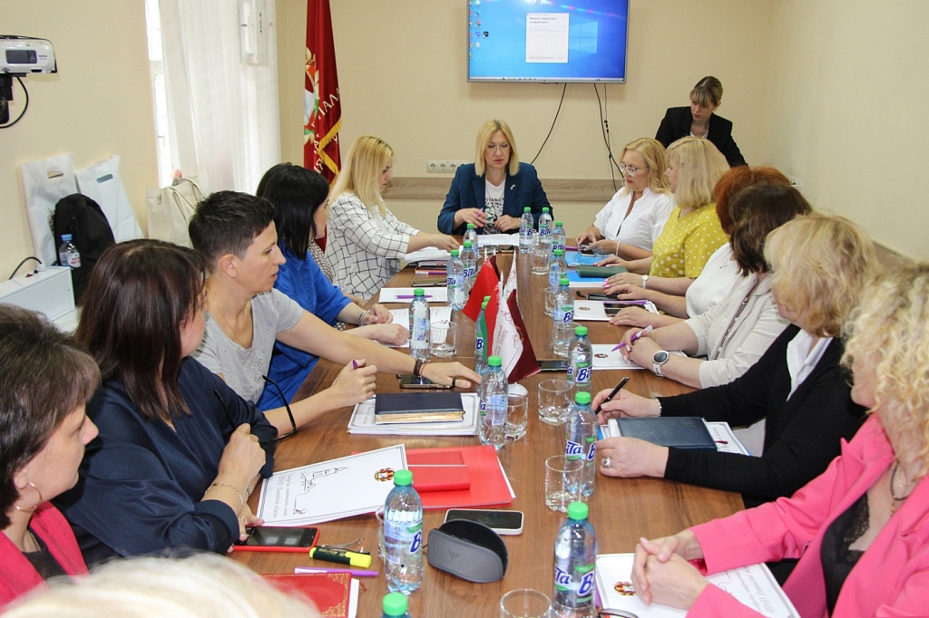 Выездное заседание правления Белорусской нотариальной палаты состоялось в Витебске