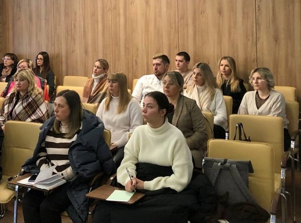 В многофункциональном центре БНП прошли очередные курсы повышения квалификации