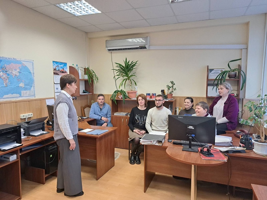  Правовое просвещение: нотариус Ирина Гусакова выступила перед работниками ОАО «Гомсельмаш»