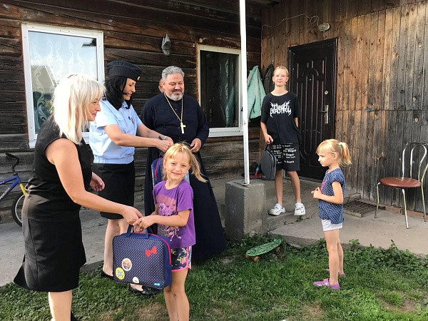 Благотворительная акция ко Дню знаний "Соберем ребенка в школу"
