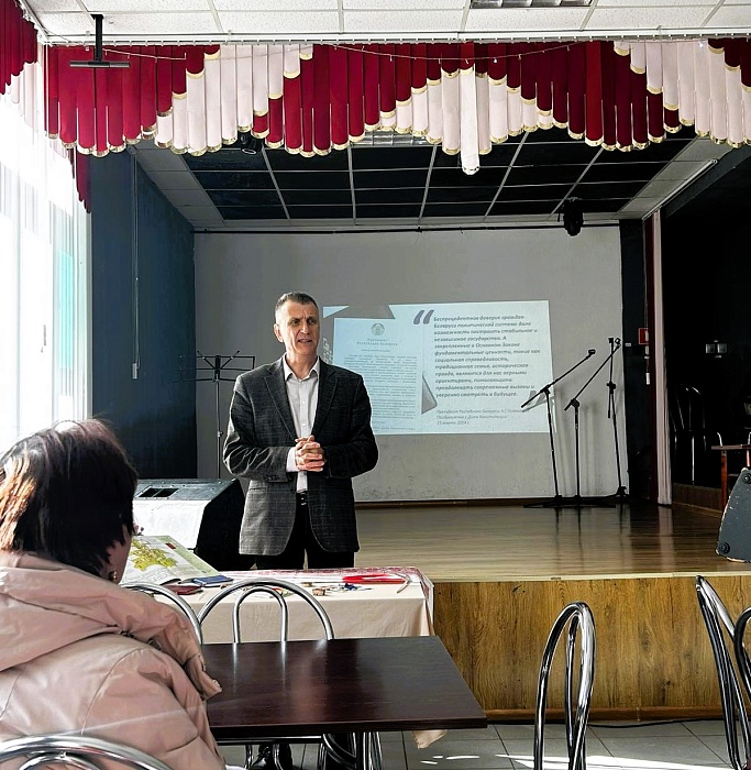 Нотариус Гомельского нотариального округа провел встречу с жителями Светлогорского района