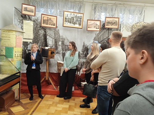 В преддверии Дня Великой Октябрьской социалистической революции Гомельский нотариальный округ посетил музей истории города Гомеля