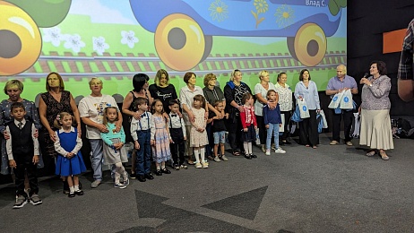 Представители Могилёвского нотариального округа приняли участие в благотворительной акции "Теперь я первоклашка", подарив радость детям из детских домов семейного типа