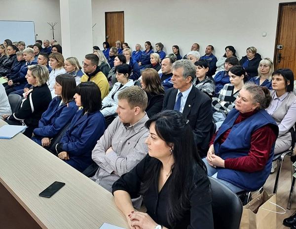Нотариусы встретились с трудовым коллективом 
