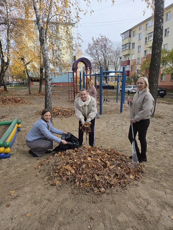 Нотариусы и работники нотариальных контор Гомельского нотариального округа приняли участие в акции нотариата "Приумножим красоту родного края"