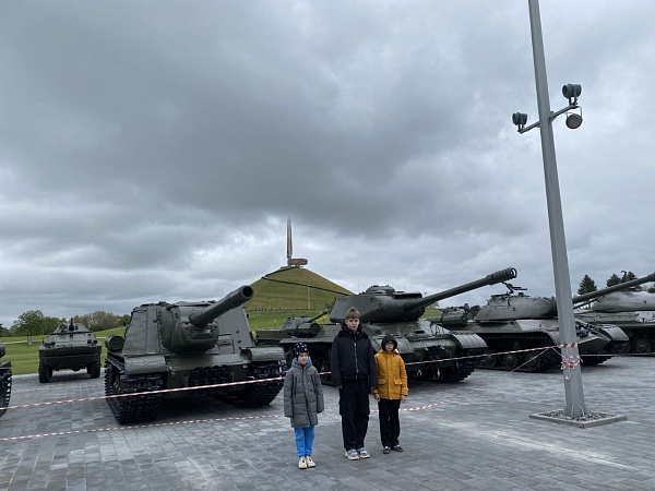 Армии Советской, Армии-освободительнице — слава!