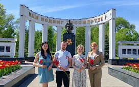 На Аллее Героев почтили память тех, кто отдал жизнь за мир