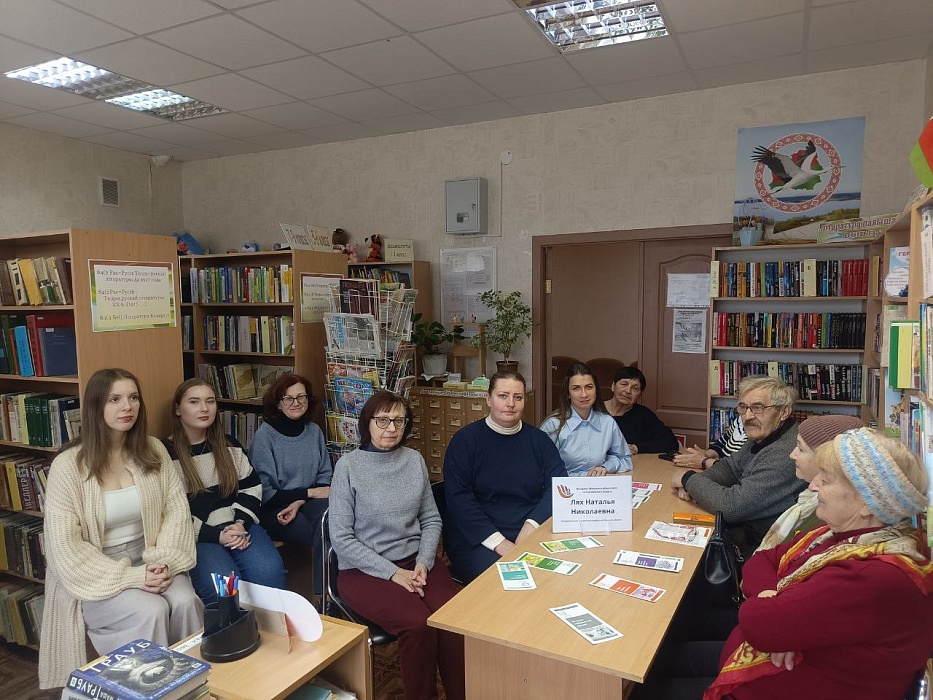 Нотариус провела встречу в библиотеке 