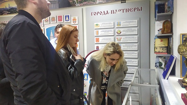 В преддверии Дня Государственного герба, Государственного флага, Государственного гимна