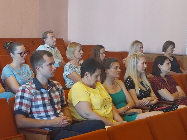 Встреча нотариусов с трудовыми коллективами