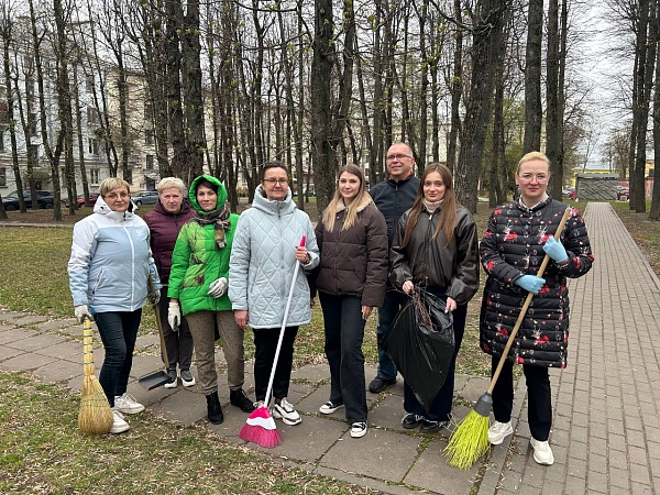 Представители нотариата столицы принимают участие в республиканском субботнике