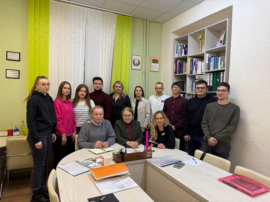Председатель Могилёвской областной нотариальной палаты совместно с заместителем и студентами МГУ им.Кулешова приняли участие в юридической клинике