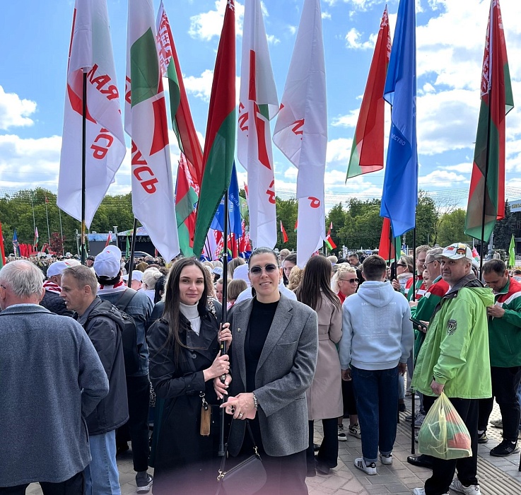 Второе воскресенье мая — праздник национальных символов