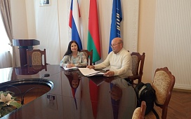 Нотариус проконсультировала граждан на базе общественной приемной БРУ