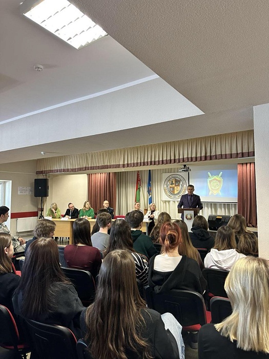 Встреча с учащимися ЧУО "Колледж бизнеса и права"