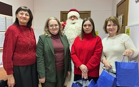 Традиции добра: Могилевская областная нотариальная палата подарила коллегам новогоднее волшебство