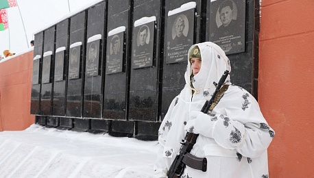 Под мирным небом 80 лет…