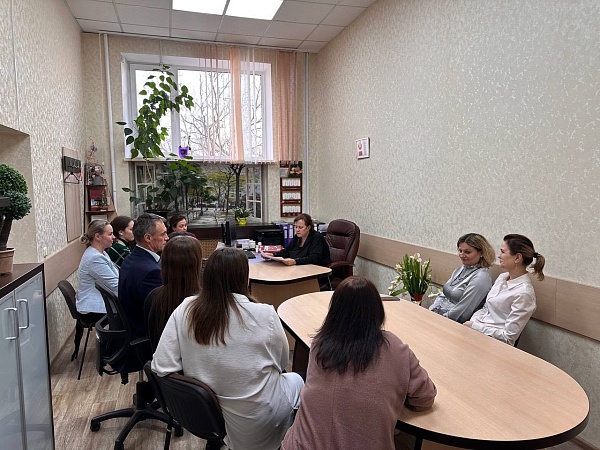 В нотариальных конторах столицы прошли встречи по правовому информированию