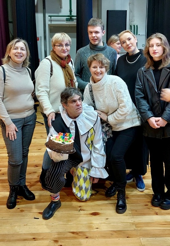 Столичные нотариусы и работники нотариата посетили спектакль белорусского Семейного инклюзив-театра «i»