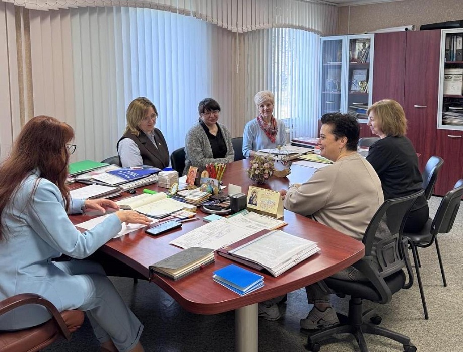Нотариус провела встречу с работниками Михановичского сельсовета