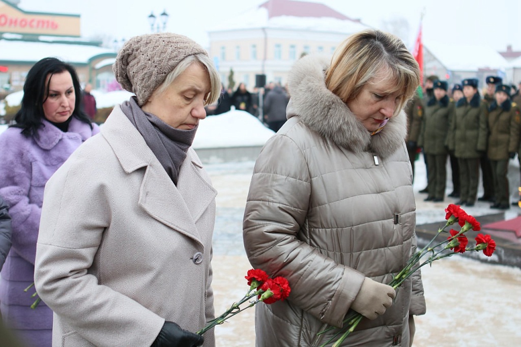 Нотариусы Минщины почтили память воинов-интернационалистов