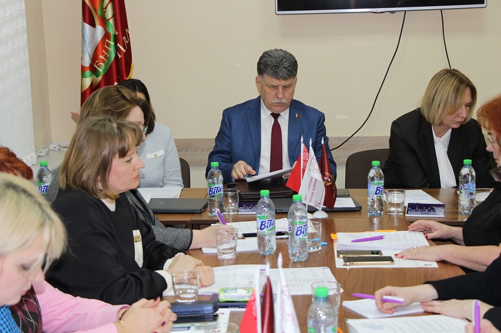 Подведение итогов работы за 2023 год: в Витебском нотариальном округе состоялось расширенное заседание Совета нотариусов