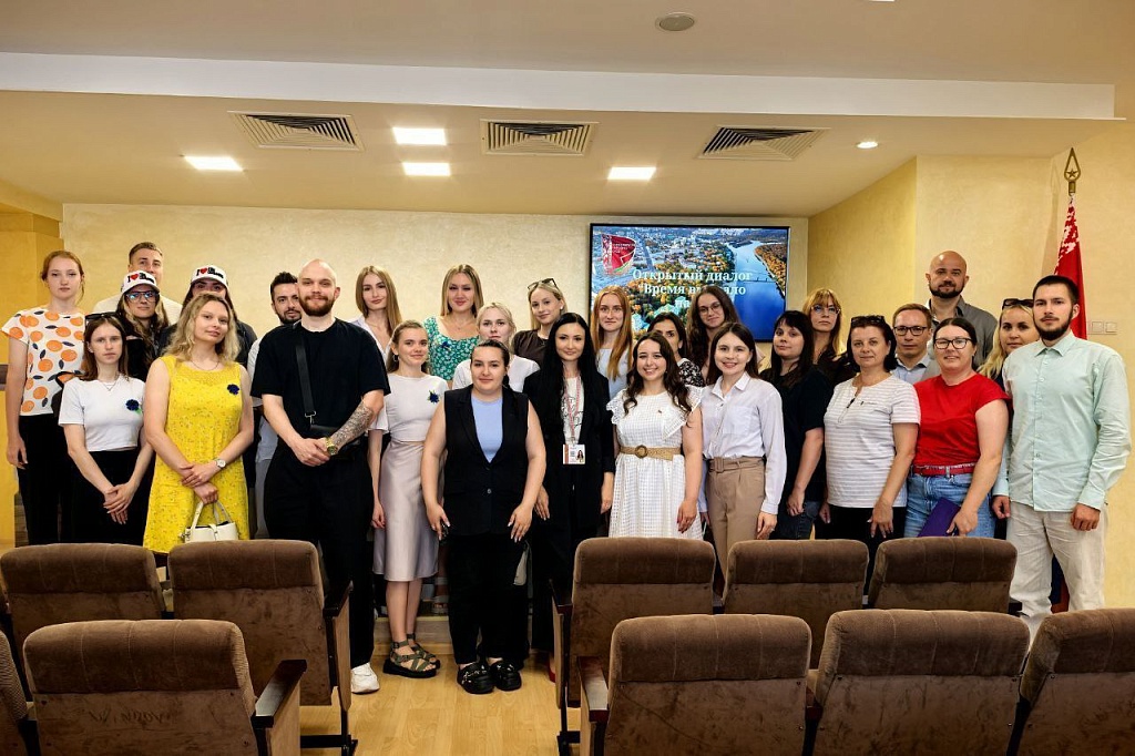 Молодые работники Гомельской областной нотариальной палаты приняли участие во встрече делегатов Всебелорусского народного собрания