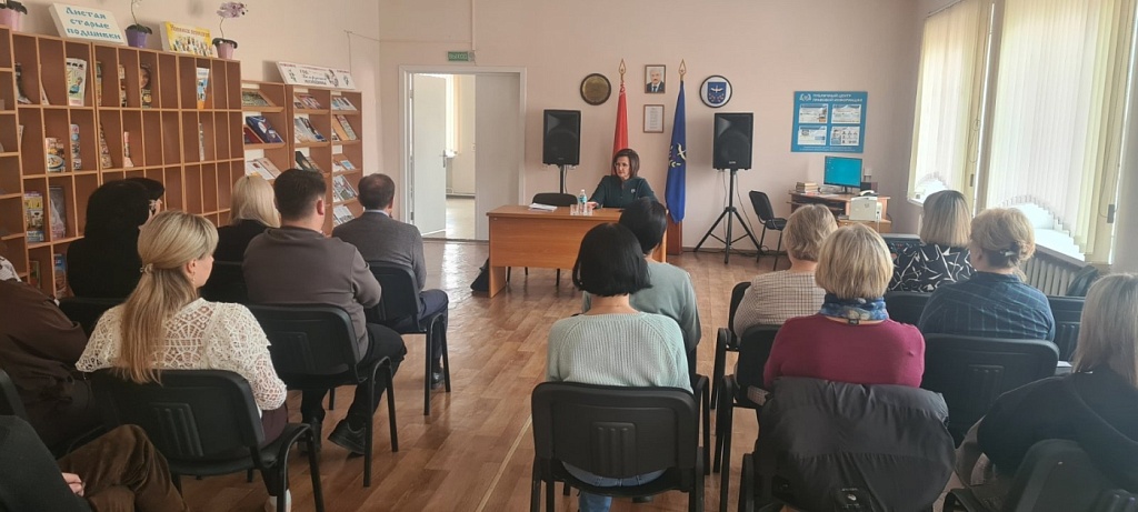 Нотариус Гомельского нотариального округа приняла участие в едином дне информирования в Лельчицком районе