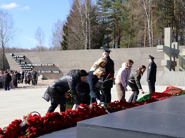 Представители нотариата приняли участие в акции «День памяти Хатыни»
