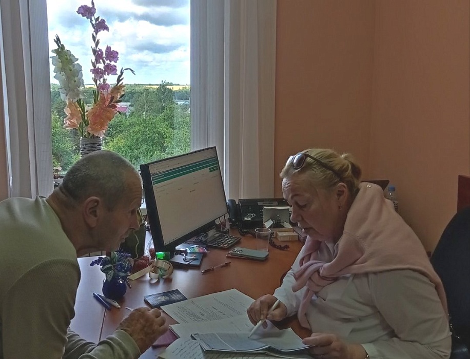 Председатель Могилёвской областной нотариальной палаты, Валентина Чайкова провела личный приём граждан и юридических лиц в нотариальной конторе Круглянского района.