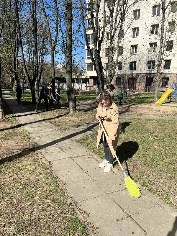 Представители нотариата столицы принимают участие в республиканском субботнике